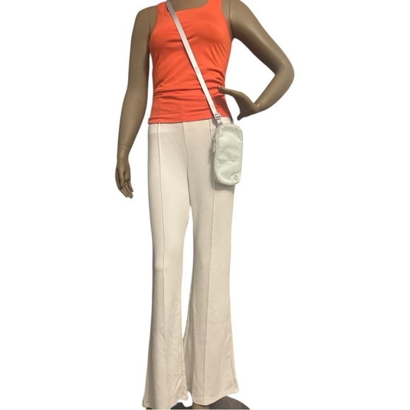 Lululemon Everywhere Crossbody - Picture 3 of 5